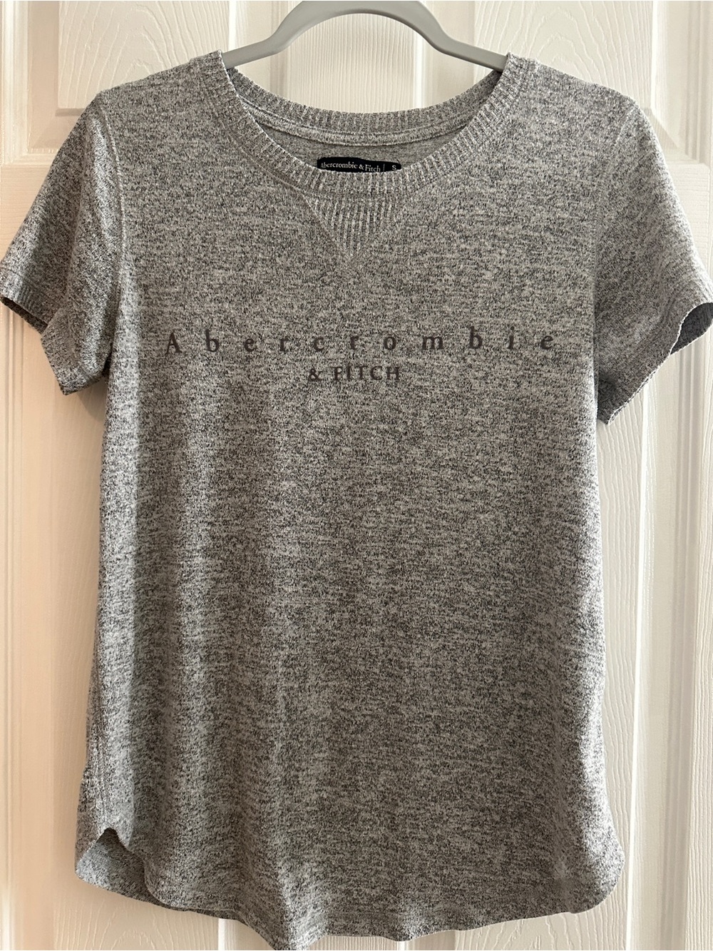 Abercrombie & Fitch Heather Gray Short Sleeve Logo Tee